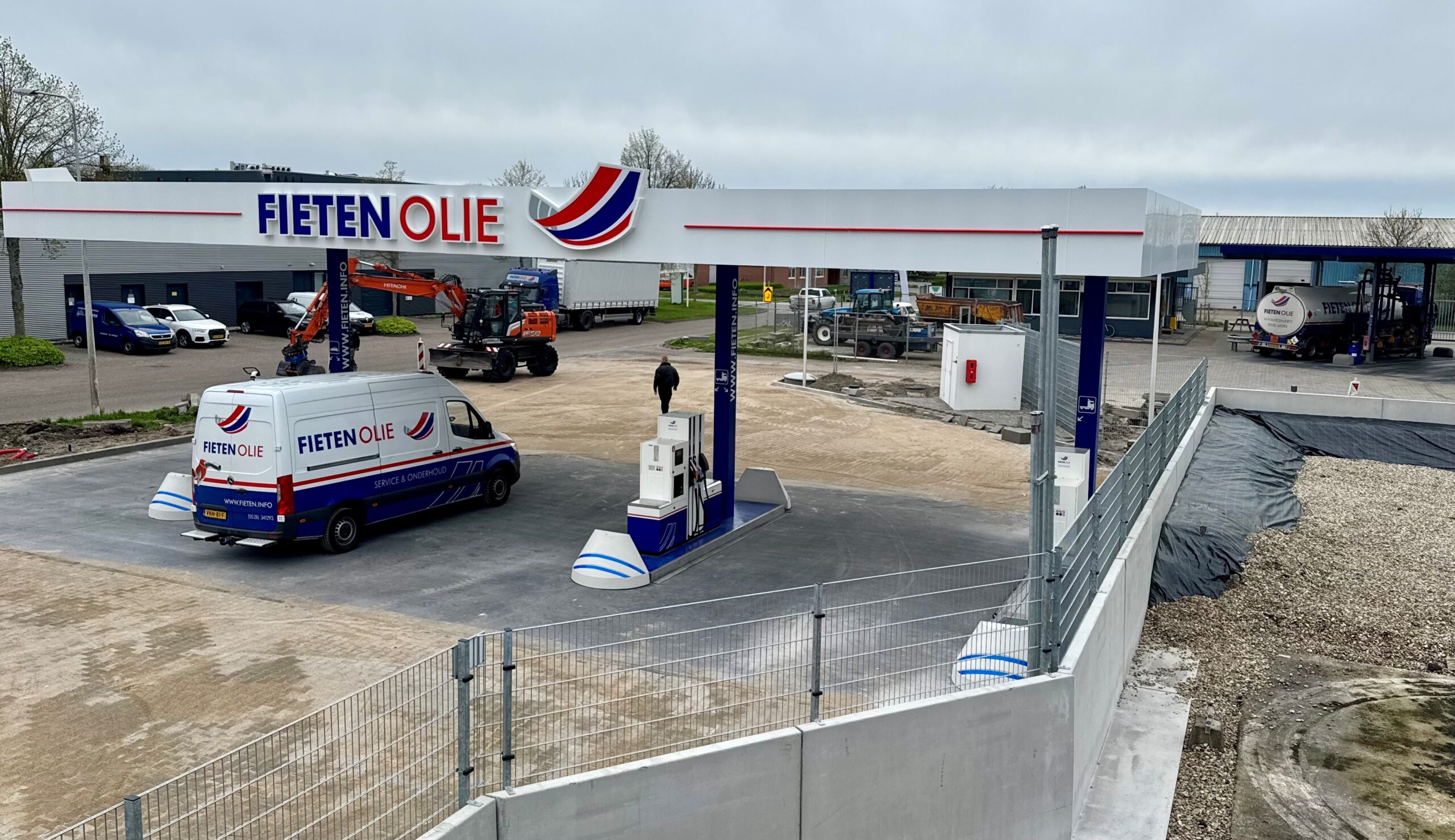 Verlicht Fieten Olie-tankstation
